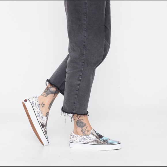 VANS X THE SHINING CLASSIC SLIP-ON SHOES - Picture 2 of 9